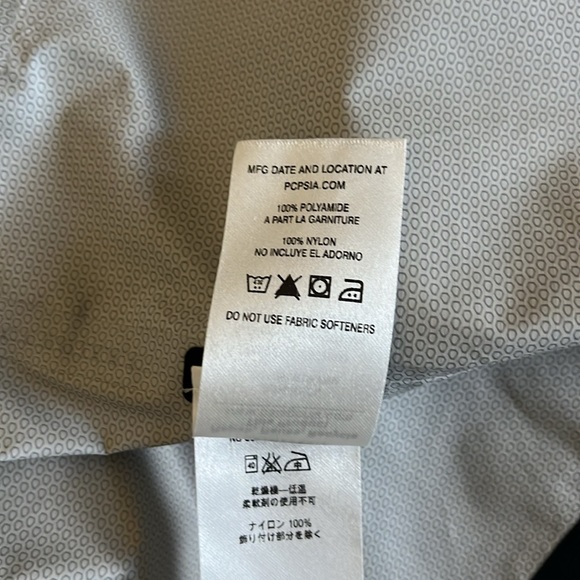 Patagonia Raincoat size smalll - Picture 6 of 11